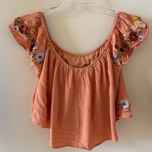 FOREVER 21 Embroidered Blush Crop Top Small - Picture 4 of 7